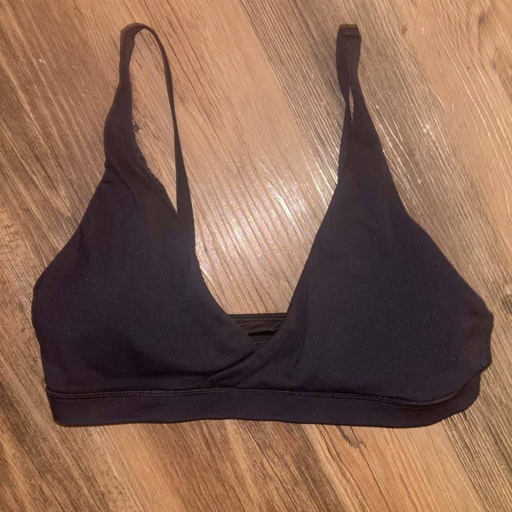 Black v neck sports bra Worn
